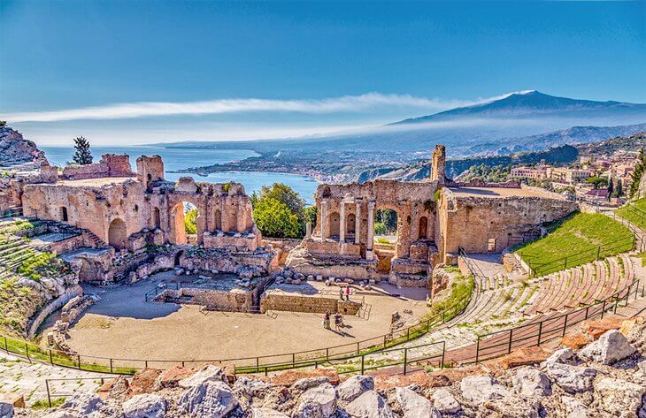 italy-taormina-top-attractions-teatro-greco